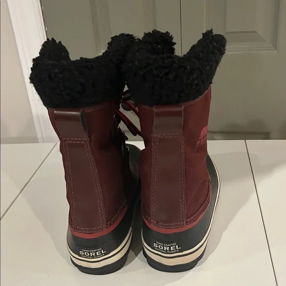 Sorel Black Plush-Lined Boot Label - Picture 3 of 6